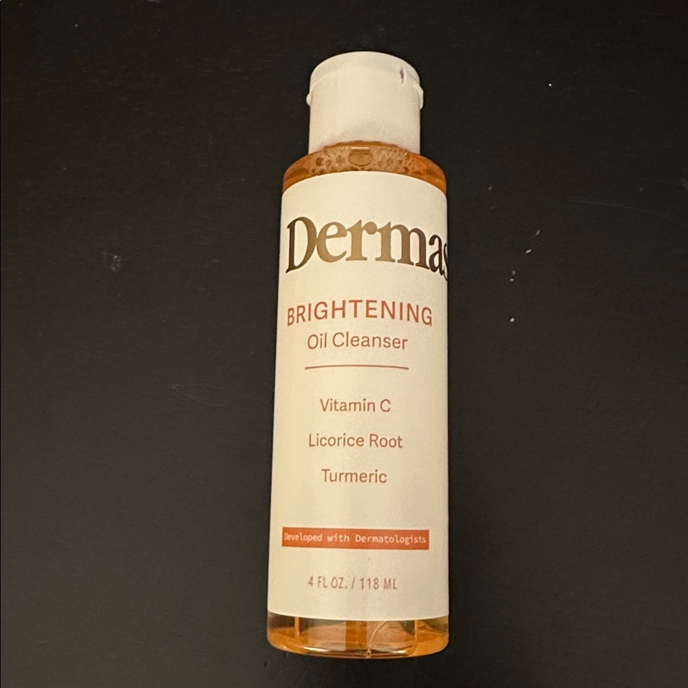 Dermasil Brightening Oil Cleanser Vitamin C, Licorice Root & Turmeric